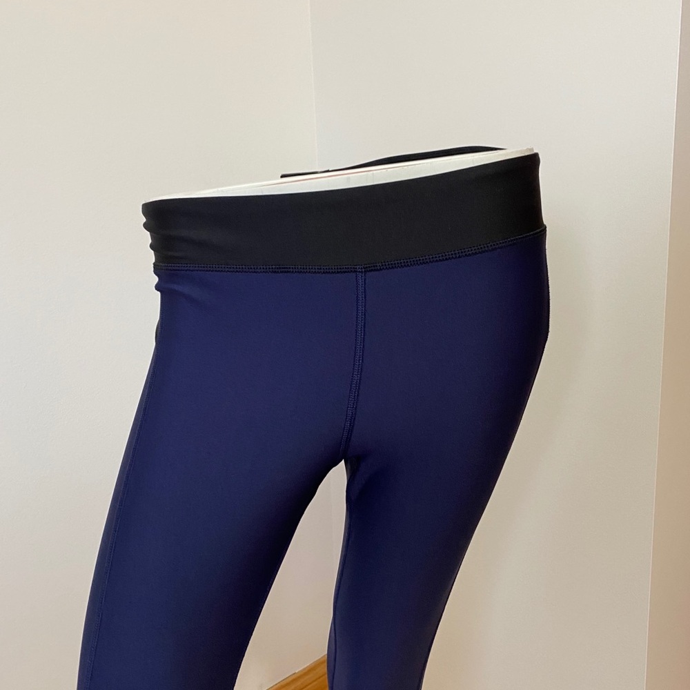 Medium Under Armour Leggings - Picture 3 of 8